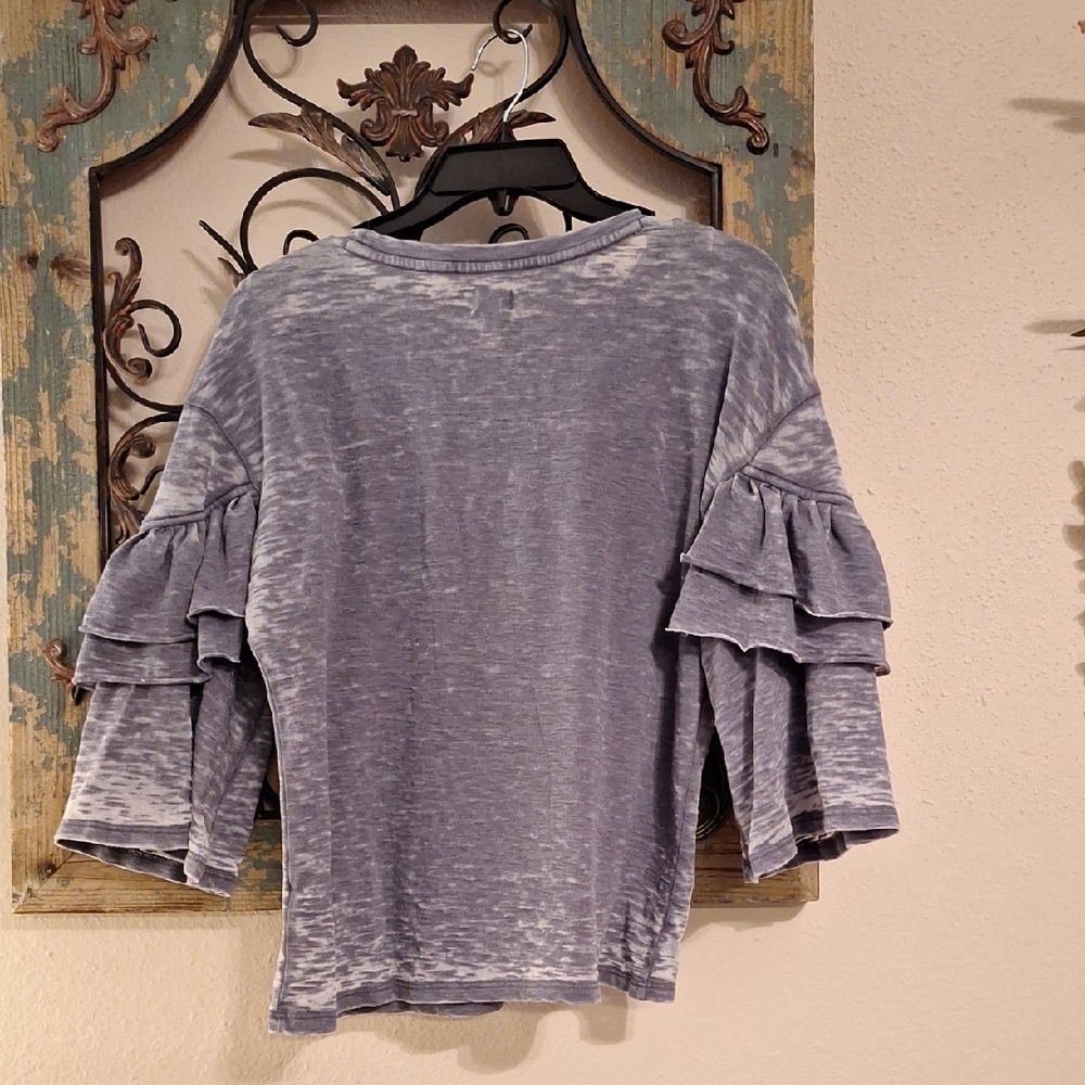 True Craft Gray Ruffle Blouse. NWOT Size MEDIUM - Picture 5 of 7